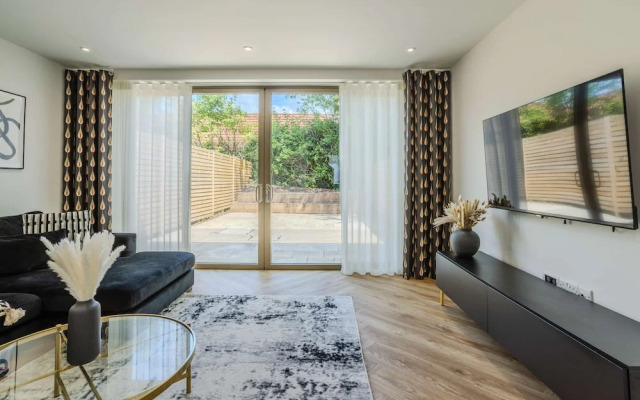 The Hidden Suite - 4BR Townhome Roof Top