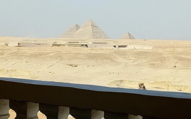 Pyramids View Apartments & Rooftop