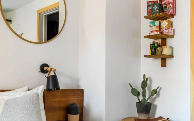 The White Dove Rockotel