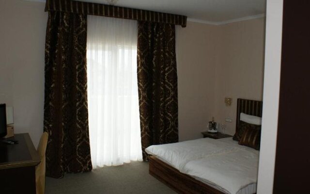 Guest Accommodation Atrium Gulin