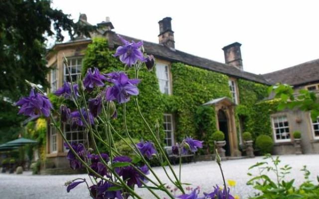 Riverside House Hotel