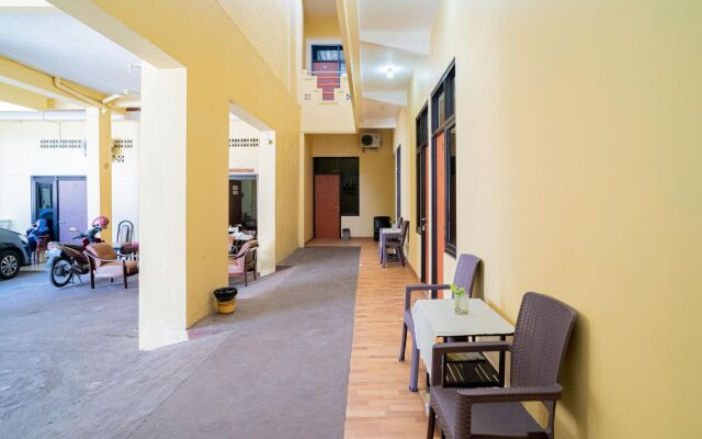 RedDoorz Syariah near Jembatan Merah Plaza