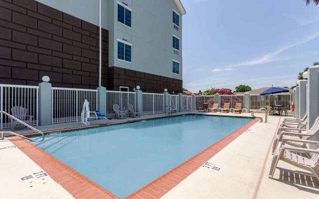 Comfort Suites New Orleans East