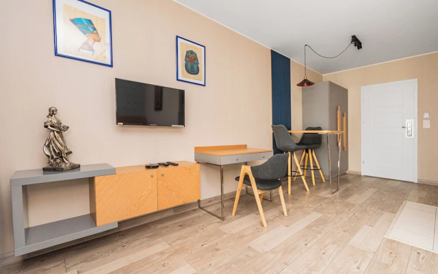 Amber Port 12B by Grand Apartments
