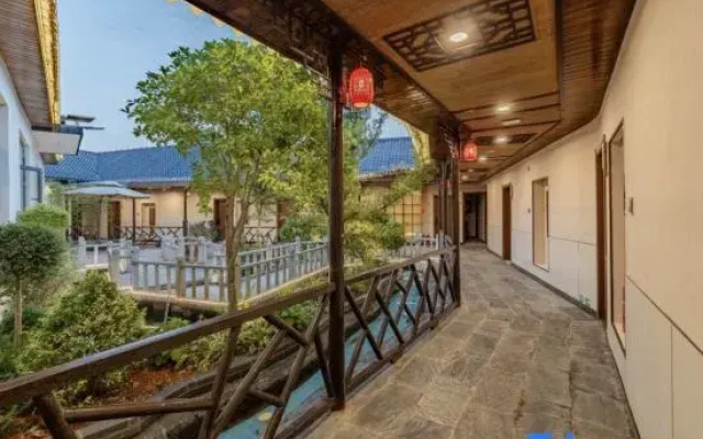 Liantai Xiaozhu Homestay (Lushan Scenic Area Donglin Buddha)