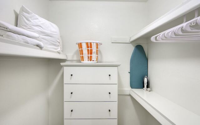 Park Suites at 112 - One Bedroom Apartment
