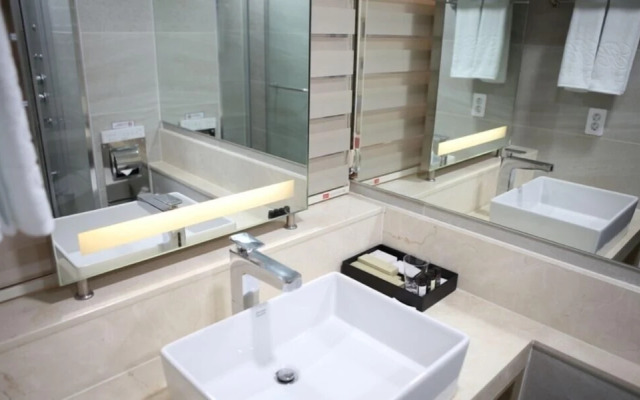 Chuncheon Eston Hotel