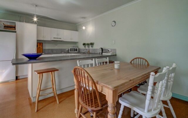 Prue's Cottage - well appointed family getaway