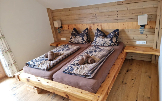 Mountain chalet 'Holzknechthütte' in Gröbming with sauna