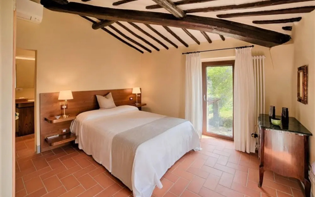 Villa in Castellina w Pool Garden Winery