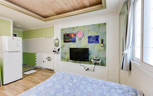 Tongyeong Ji and Park Pension