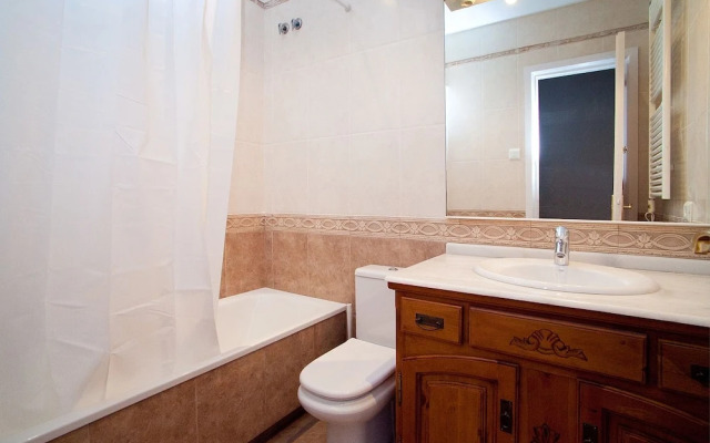 Cute & Spacious Eixample Apartment