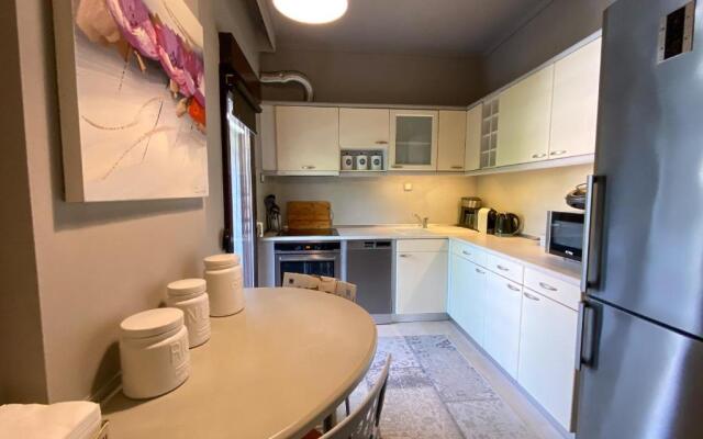 Lovely Luxurious Modern Apartment in Thessaloniki