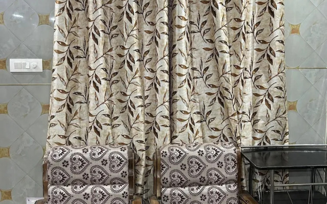 Anushri Lodge And Restaurants