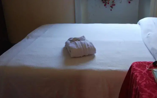 Erice 10 Sleeps House