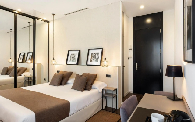 Blanq Carmen Hotel
