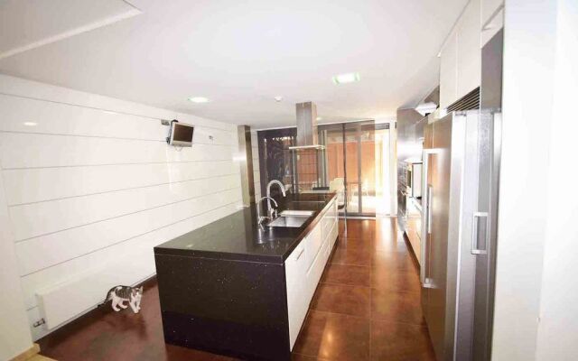 Villa Levante Beach 6 Bd