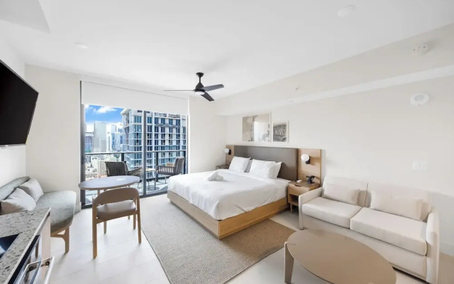 Modern Studio in Downtown Miami
