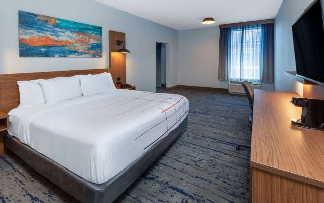 La Quinta Inn & Suites by Wyndham Dallas - Frisco Stadium