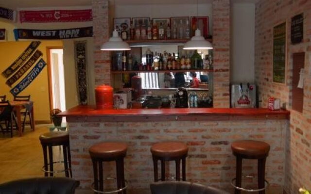 Escambo Hostel