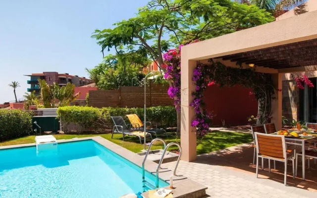 Bungalow With Communal Pool in Playa del Ingles