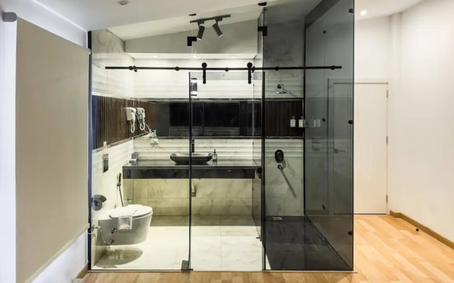 Posh & Panoramic 2bdr Rooftop 5 Min To Airport