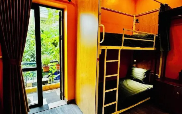 Autumn Hanoi House Bat Su