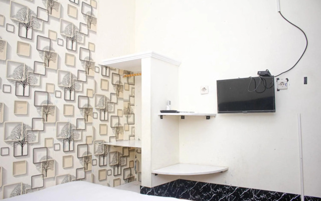 Super OYO Capital O 2258 Santana Syariah Guest House