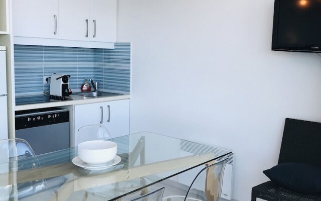 Costa Plana Collection