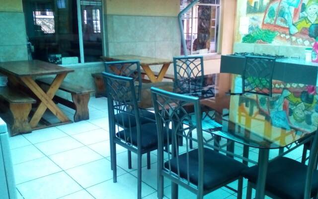 Accoustix Backpackers Lodge