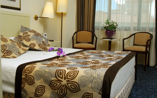 Class Hotel