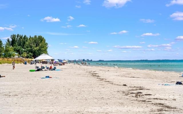 Island Inn 211