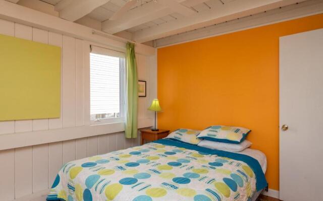 Cuddlefish by Oak Island Accommodations