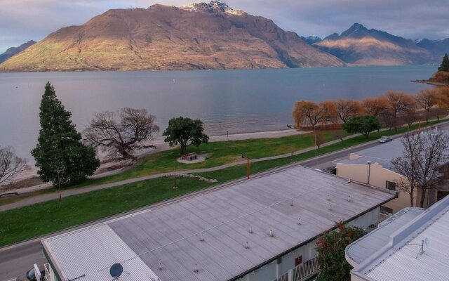 Lakeside Backpackers