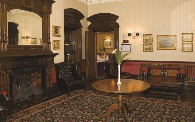 The Oaks Hotel