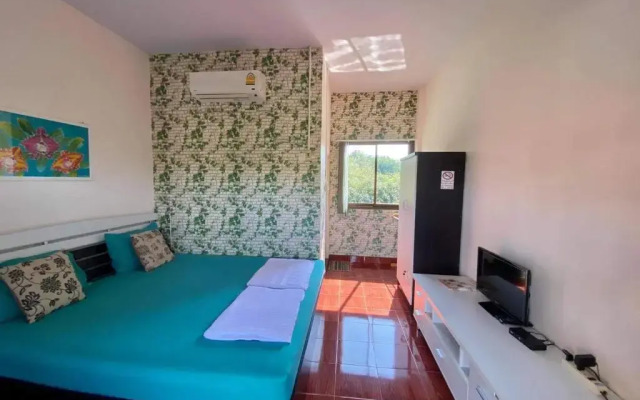 Saeng Tai Amphawa Resort