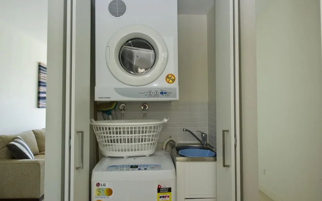 1 Bright Point Apartment 1402