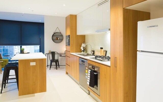 Brand New Heart Of City Executive Apartment