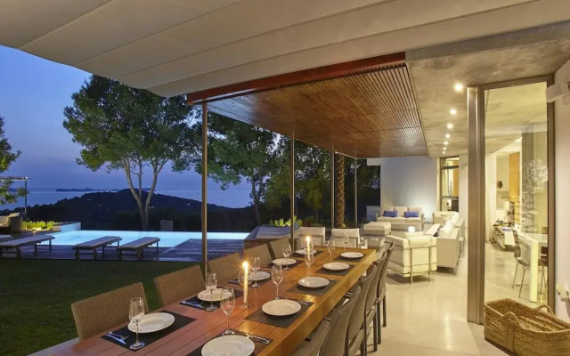 Luxury Villa With sea and Sunsets Views