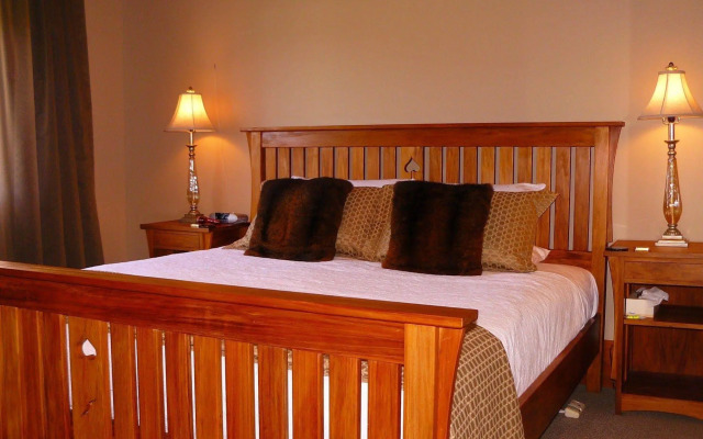 Holly Homestead B&B