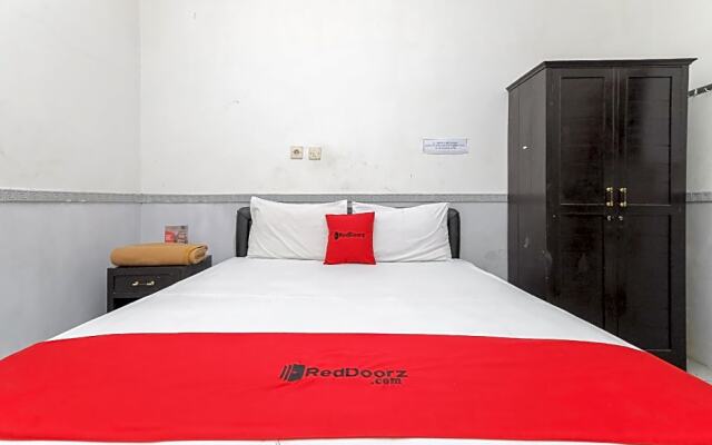 RedDoorz near Stasiun Malang Kota Lama 2
