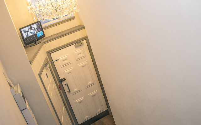 Base Serviced Apartments - Sir Thomas Street