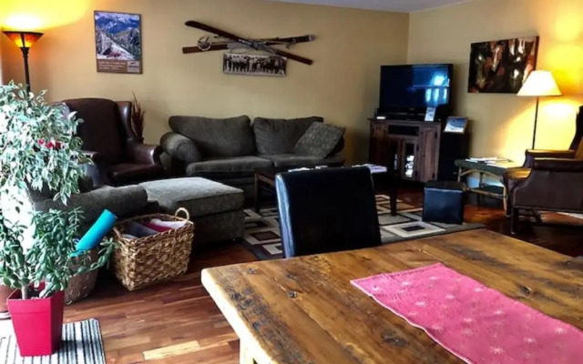 Auberge Kicking Horse Guest House