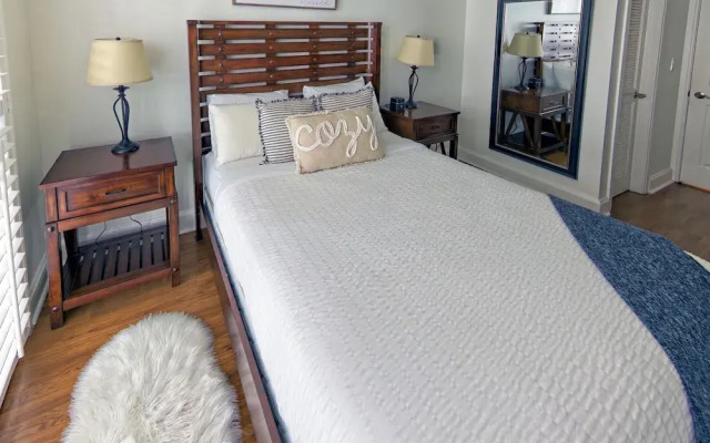 1 Bedroom Steps to Marina and CocoWalk