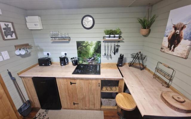 Stunning 1-bed Shepherd hut