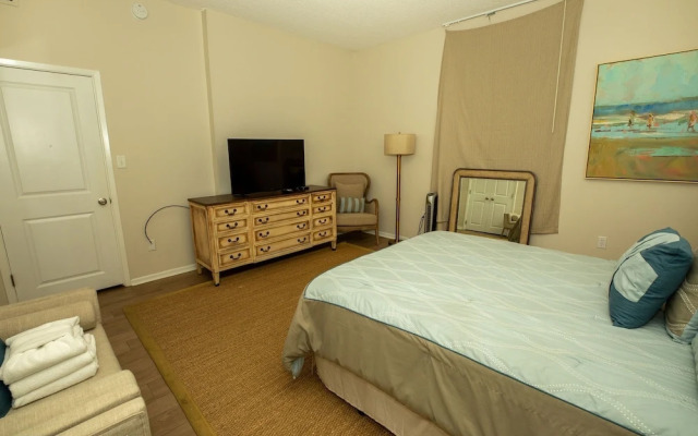 Dolphin Point 701a 3 Bedroom Condo by Redawning