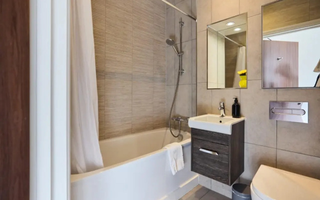 The Harlesden Place - Modern 3bdr Flat With Balcony