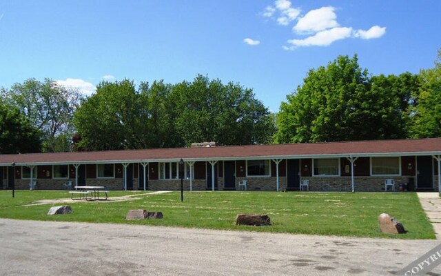 Spinning Wheel Motel