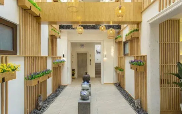 Coastal Huashu Boutique Hotel