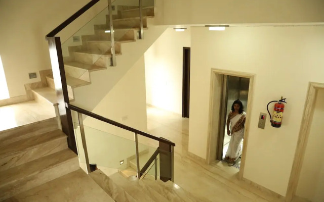Royal Residence In Cyber City